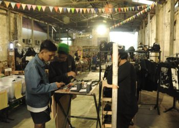 Keriuhan Gudang Kreatif Bersama The Blingstone