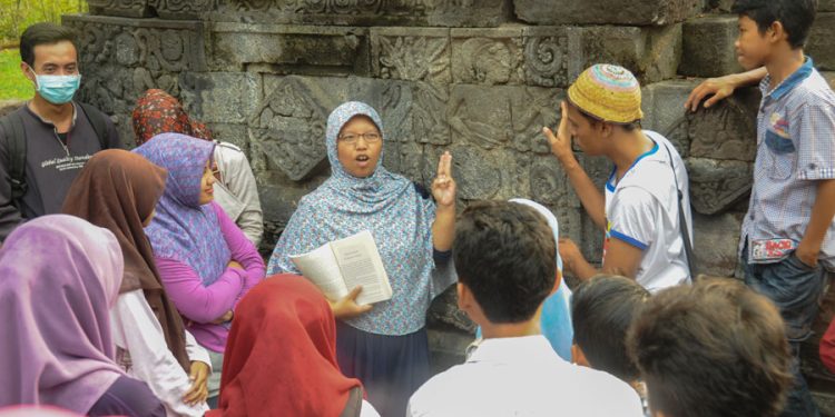 Kembang  Jambu Dari Warga untuk Warga