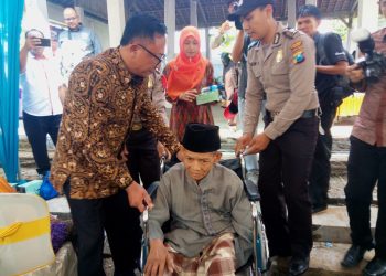 Ratusan Warga Kediri Mendapatkan Bantuan Kesehatan dan Kursi Roda