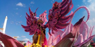 Bunga Berjalan di Kota Surabaya