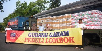 Paket Bantuan dan Rumah Kontainer bagi Korban Gempa Lombok