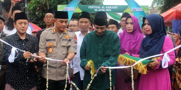 Jamaah Gus Lik Menggelar Festival Al-Banjari