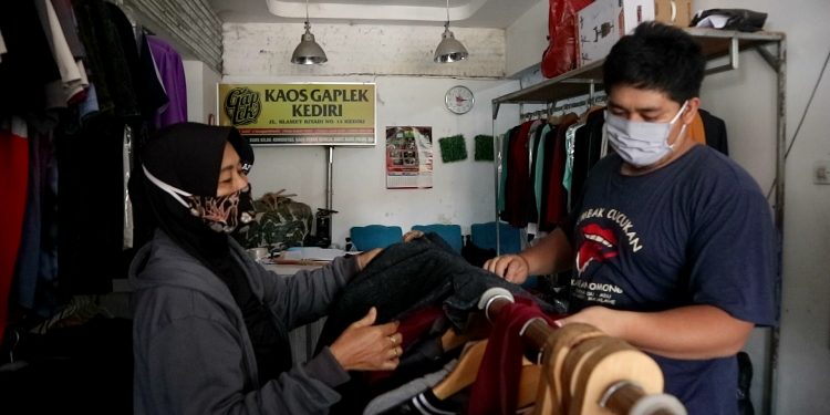Cerita Tentang Ketekunan Jualan Kaos