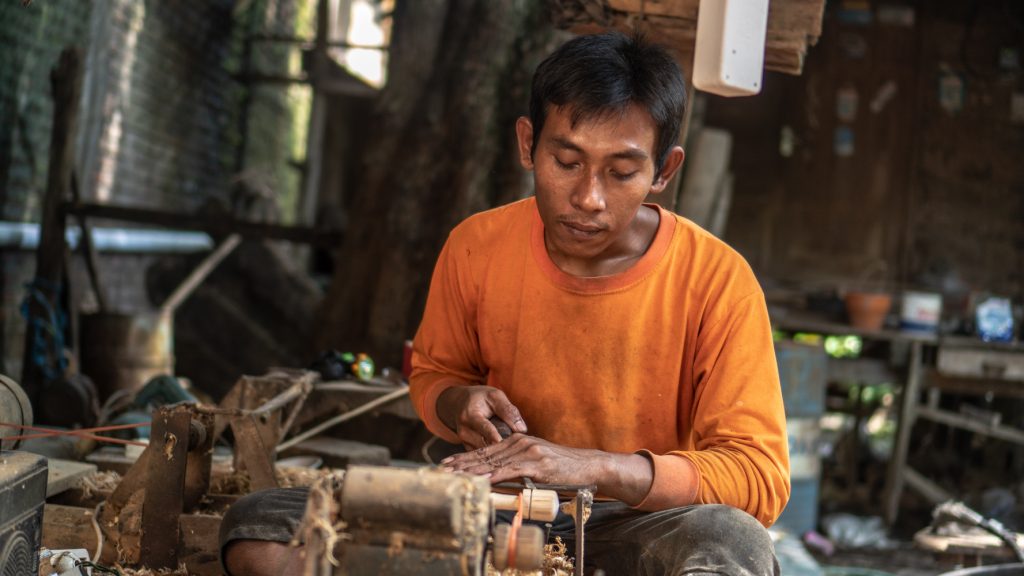 Saivur Rizal pengrajin bedug kediri