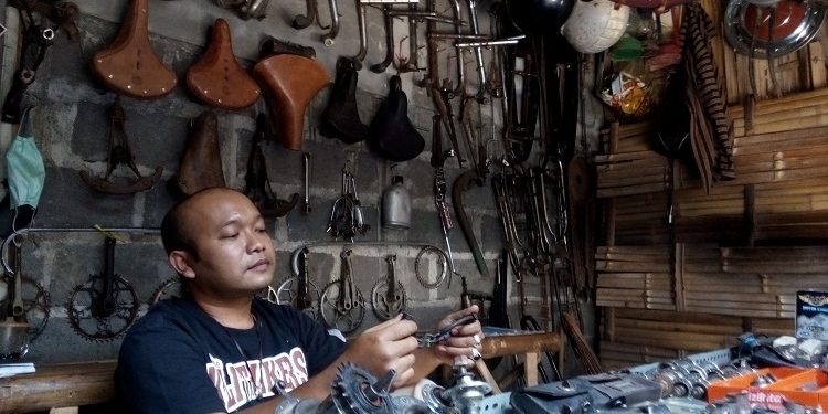 Serpihan Jejak Di Pasar Loak Kaliombo