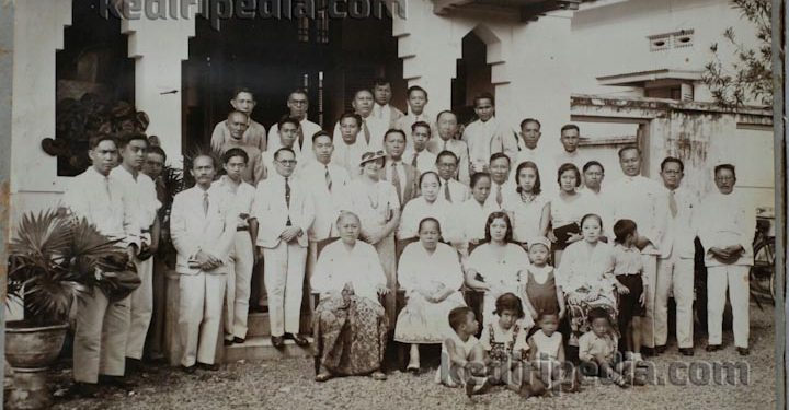 SERIAL TAN KHOEN SWIE: AHLI WARIS MENERBITKAN ULANG SERAT BABAD KADIRI (Tulisan VII)