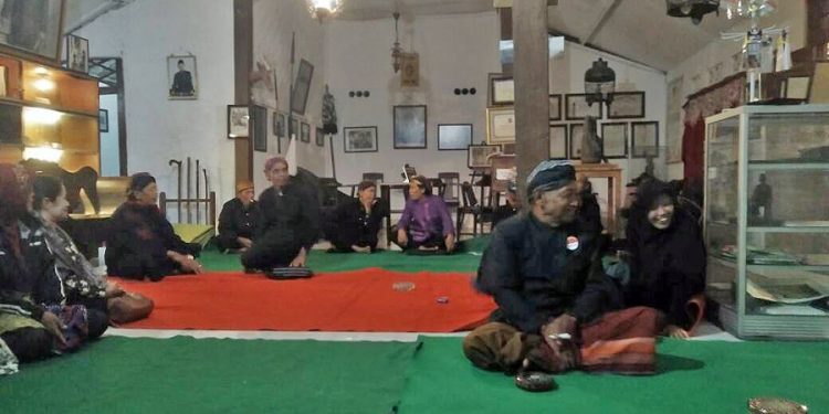 Bung Karno dalam Tembang Macapat