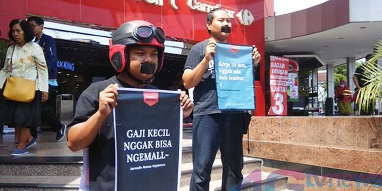 Aksi Solidaritas Jurnalis Kediri di Hari Buruh Sedunia 2019