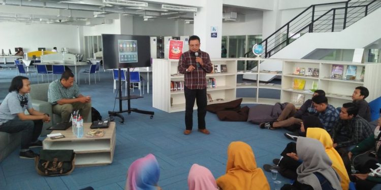 Melawan Hoax dengan Kegembiraan