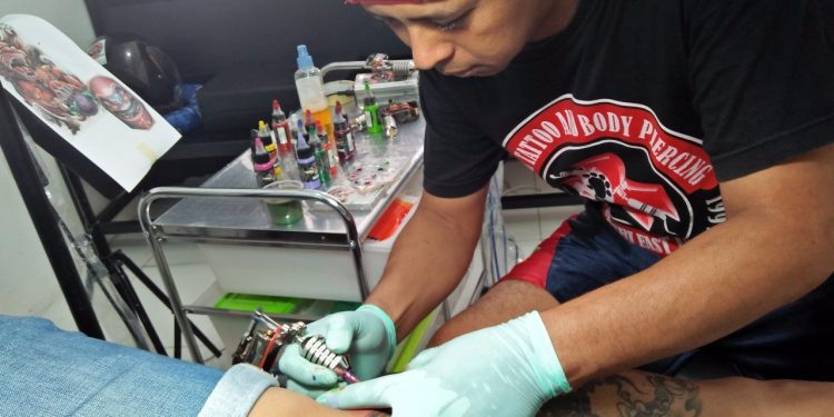 Seniman Tato Wajib Mematuhi Kode Etik