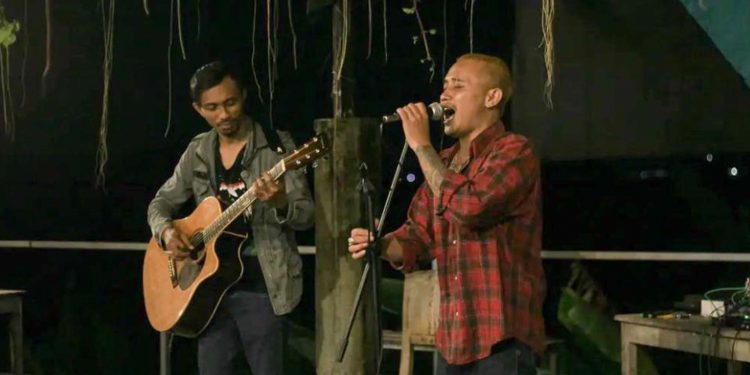 Sang Saka, Musisi Indie Pare yang Mendaftarkan Lagu ke Platform Digital