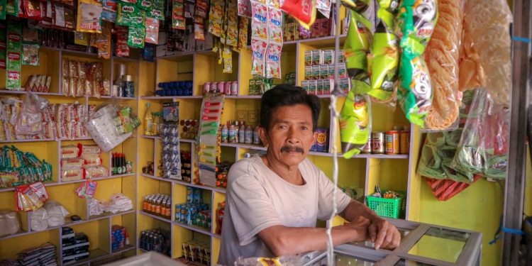 Toko Kelontong Buka 24 Jam Mulai Merangsek ke Kediri