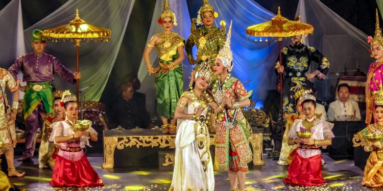 Penari Sembilan Negara Membawa Pulang Panji ke Kediri