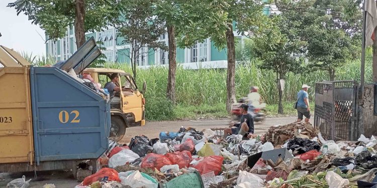 Bau Busuk di Dekat Kampus IAIN Kediri
