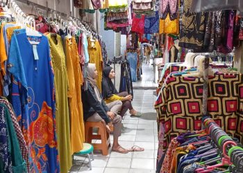 Saudagar-saudagar yang Berjatuhan di Pasar Tradisional