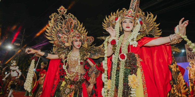 Bunga Surga Mewarnai Kediri Night Carnival