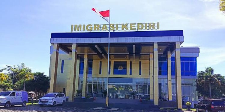 Masih Ada Calo Paspor di Kantor Imigrasi