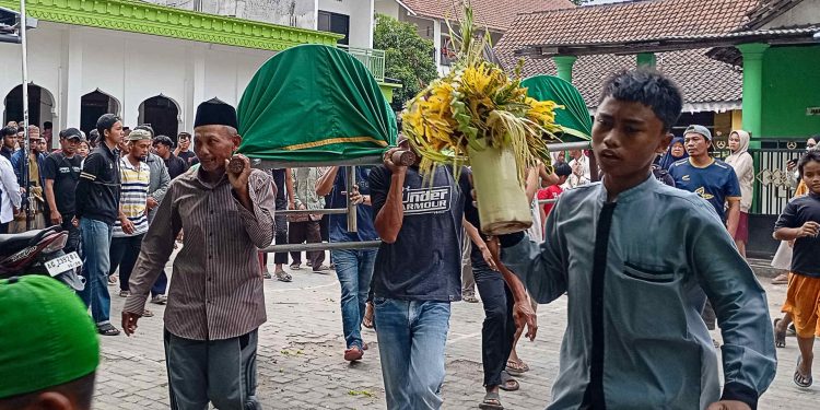 Pelajar Pengumandang Adzan dan Adiknya Meninggal di Tangan Ibu Kandungnya