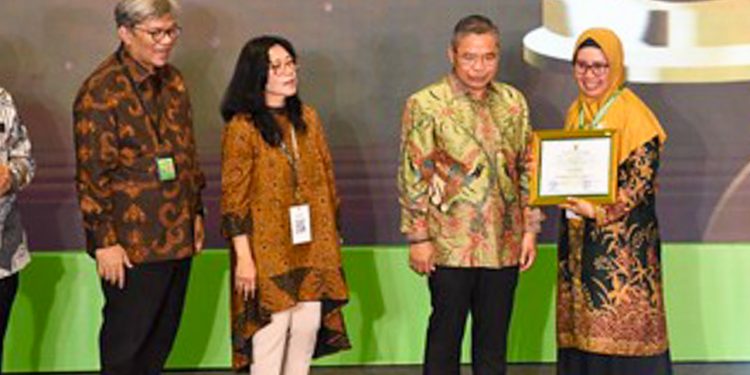 Tiga Sekolah di Kota Kediri  Meraih Penghargaan dari Kementerian Lingkungan Hidup dan Kehutanan