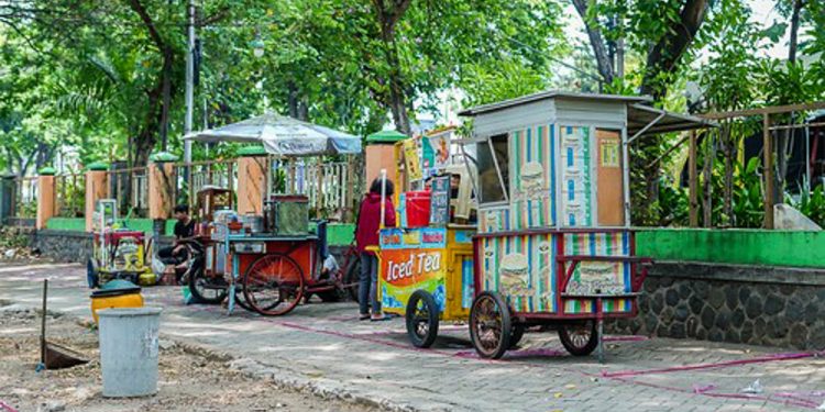 Pabrik Gula Pesantren Baru Bagikan Bantuan pada 600 Keluarga Terdampak Limbah