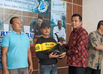 Pabrik Gula Pesantren Baru Bagikan Bantuan pada 600 Keluarga Terdampak Limbah