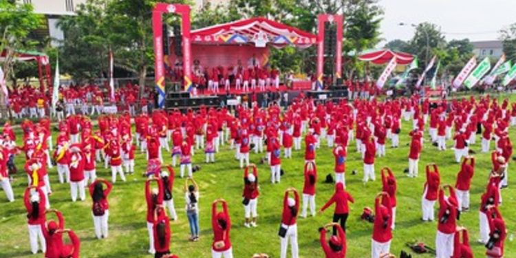 23 Ribu Pegiat Senam Tera Memadati GOR Jayabaya Kota Kediri