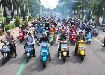 Riding Vespa Hari Kartini Menyongsong Kediri Scooter Festival 8