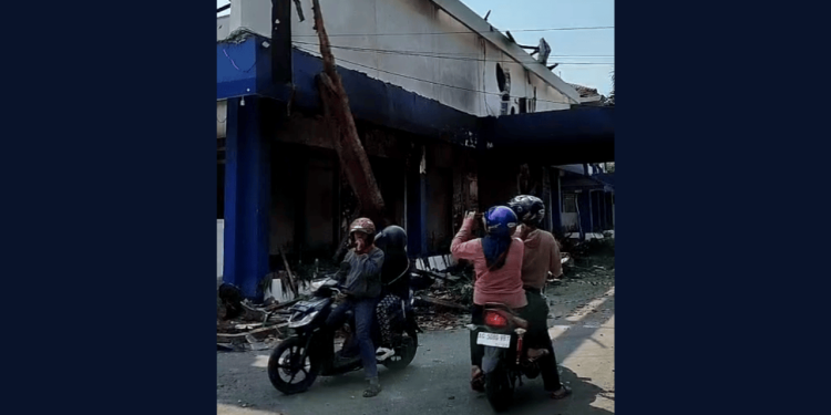 Akibat Dibakar Massa, Kantor DPRD Kota Kediri Dipindah ke Gedung GNI