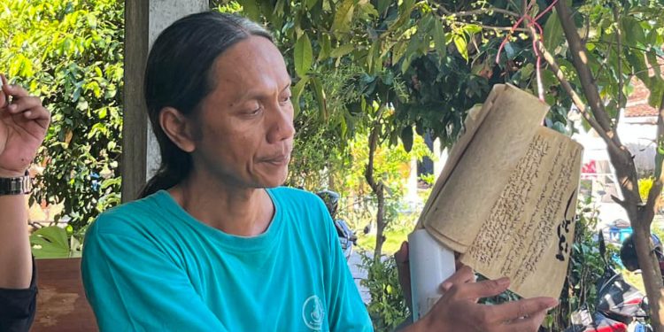 Terancam Punah, Kertas Daluang Masih Dirawat Keturunan Hasan Besari