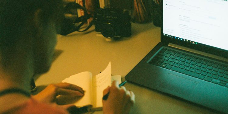 Joki Skripsi Bergentayangan di Banyak Kampus Kediri